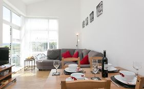 Pass The Keys 2 Bed Sea View Apartment With Balcony Parking