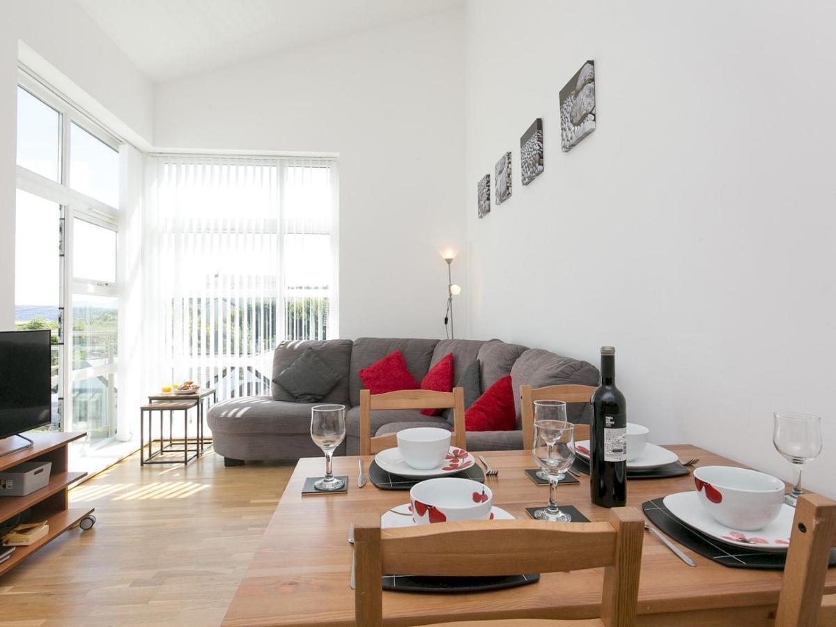 Pass The Keys 2 Bed Sea View Apartment With Balcony Parking Benllech Exterior photo