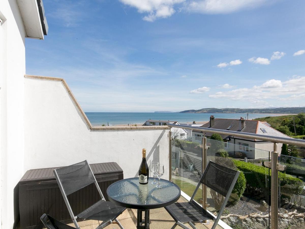 Pass The Keys 2 Bed Sea View Apartment With Balcony Parking Benllech Exterior photo