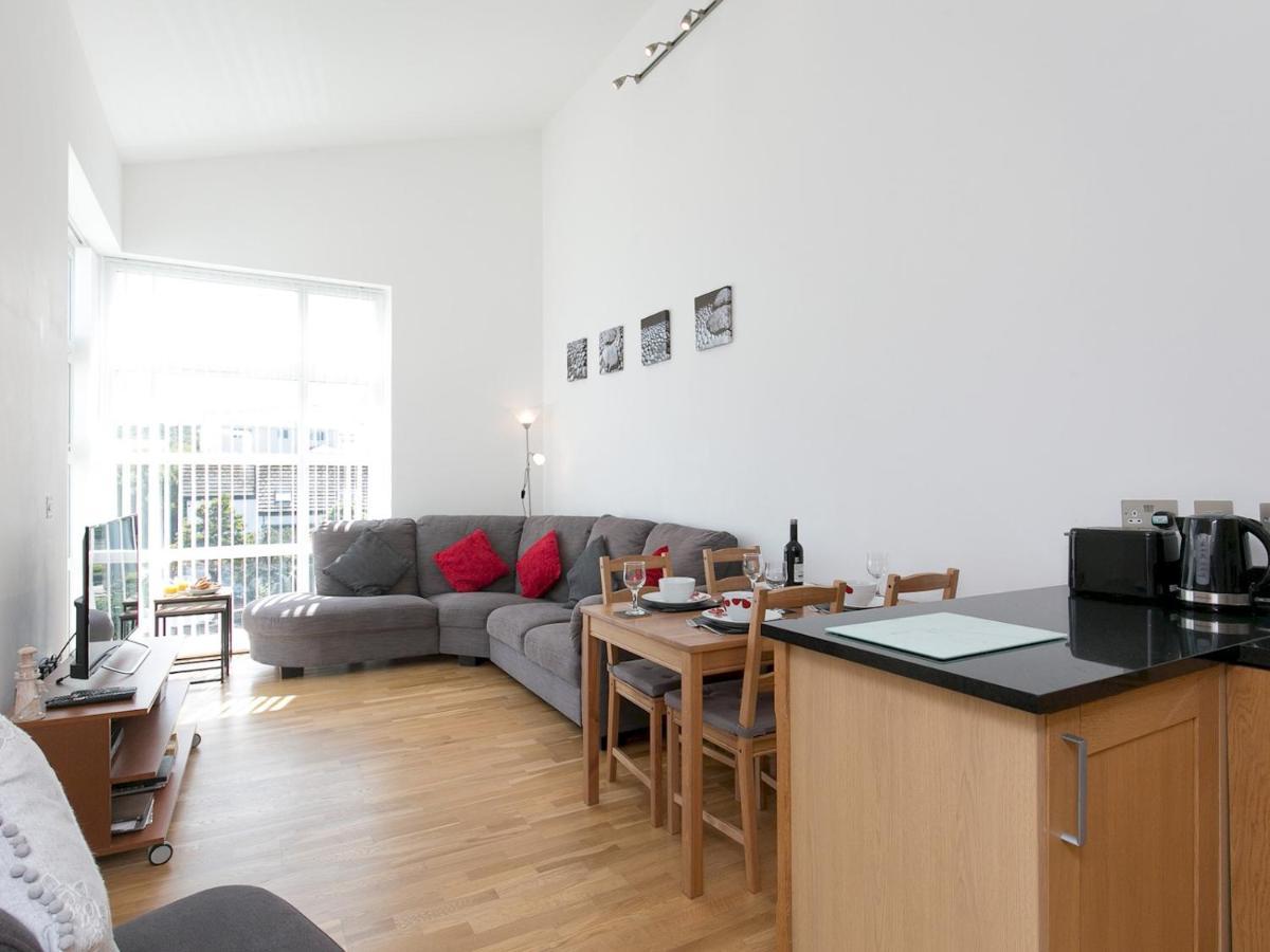 Pass The Keys 2 Bed Sea View Apartment With Balcony Parking Benllech Exterior photo