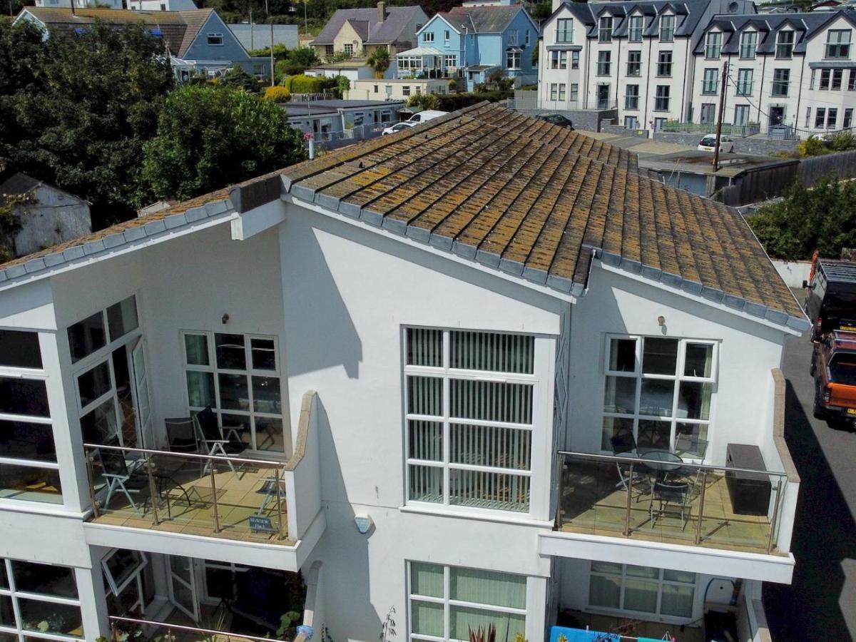 Pass The Keys 2 Bed Sea View Apartment With Balcony Parking Benllech Exterior photo