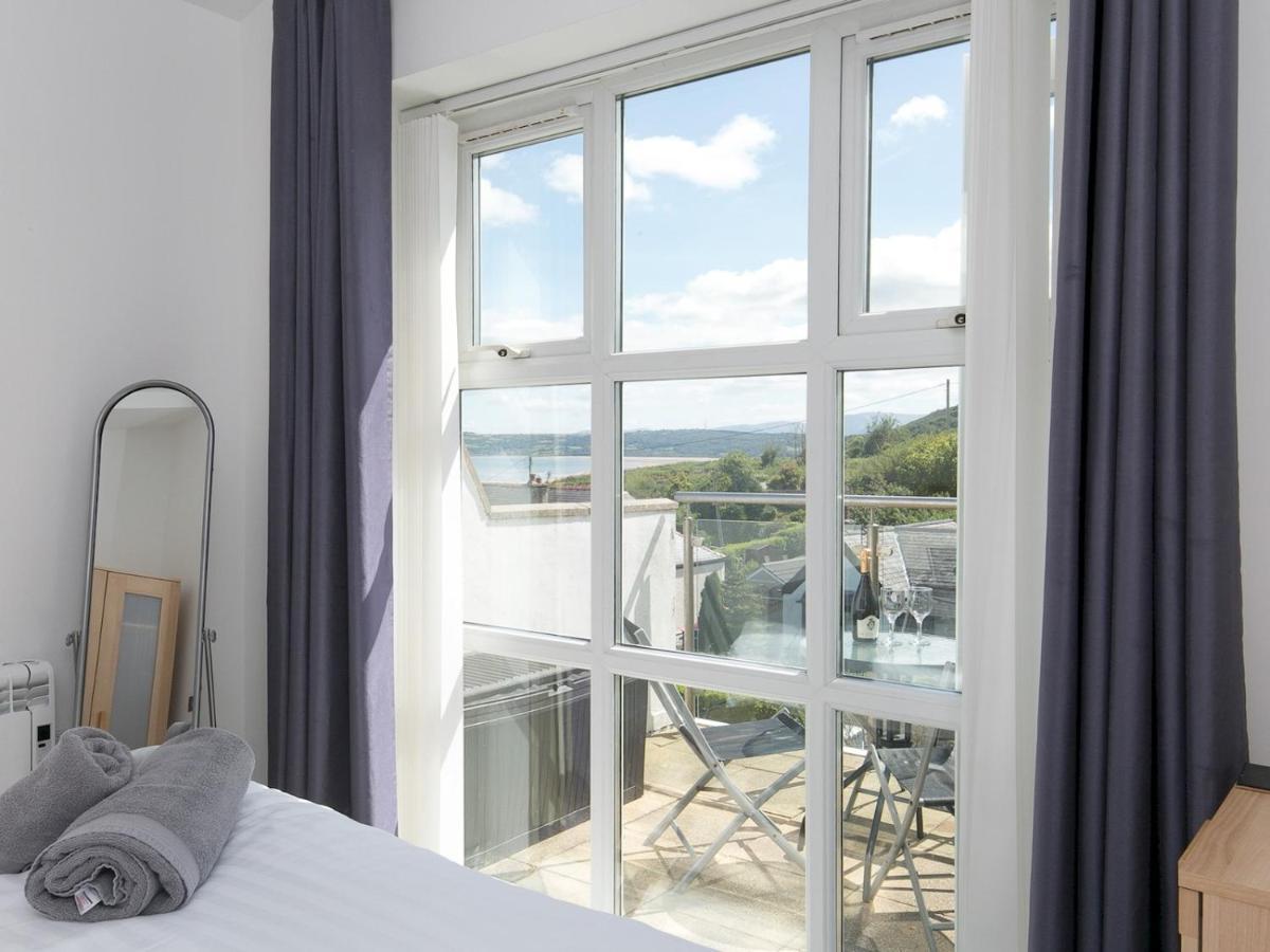 Pass The Keys 2 Bed Sea View Apartment With Balcony Parking Benllech Exterior photo