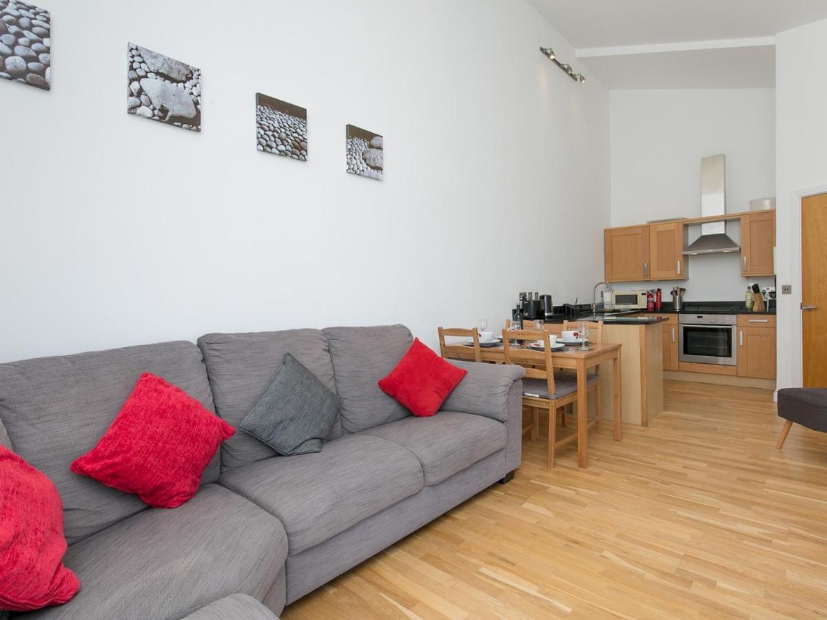 Pass The Keys 2 Bed Sea View Apartment With Balcony Parking Benllech Exterior photo